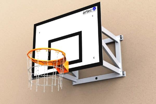 Basketbalinstallatie gefixeerd