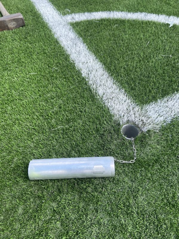 Grondpot voor hoekvlaggen met ketting