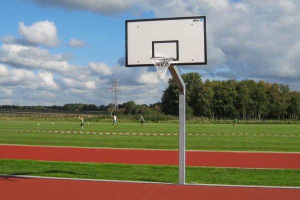 Street basketball van staal