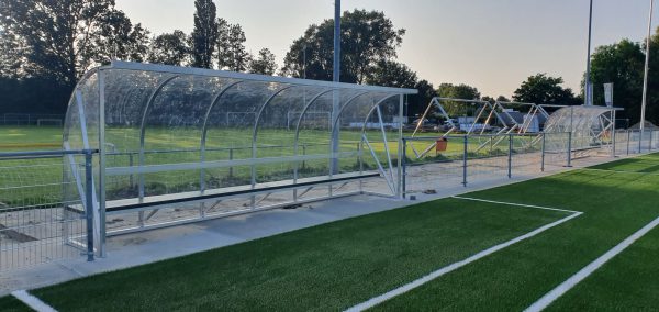 Dug-out met macrolon polycarbonaat